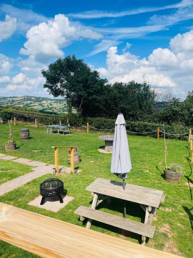 Bespoke Luxury Huts With Hot Tubs. Located In The Black Mountains. Llanveynoe Bagian luar foto